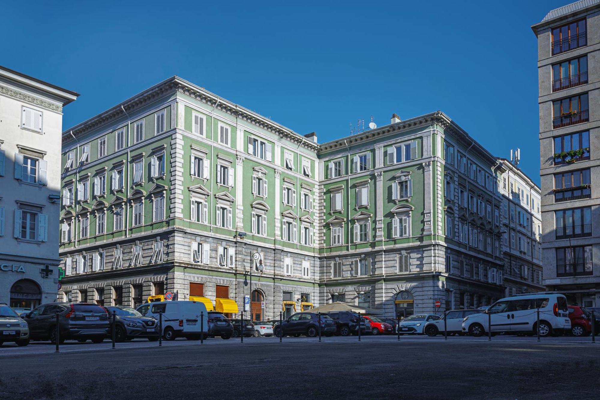 Residence Piazza Giotti 8 Триест Екстериор снимка