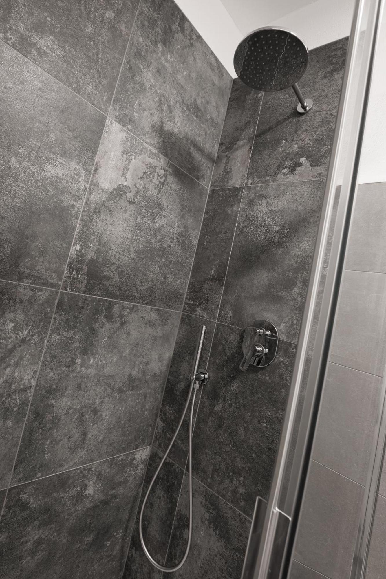 Residence Piazza Giotti 8 Триест Екстериор снимка