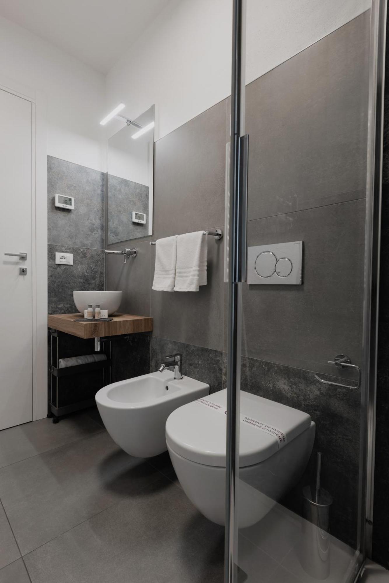 Residence Piazza Giotti 8 Триест Екстериор снимка