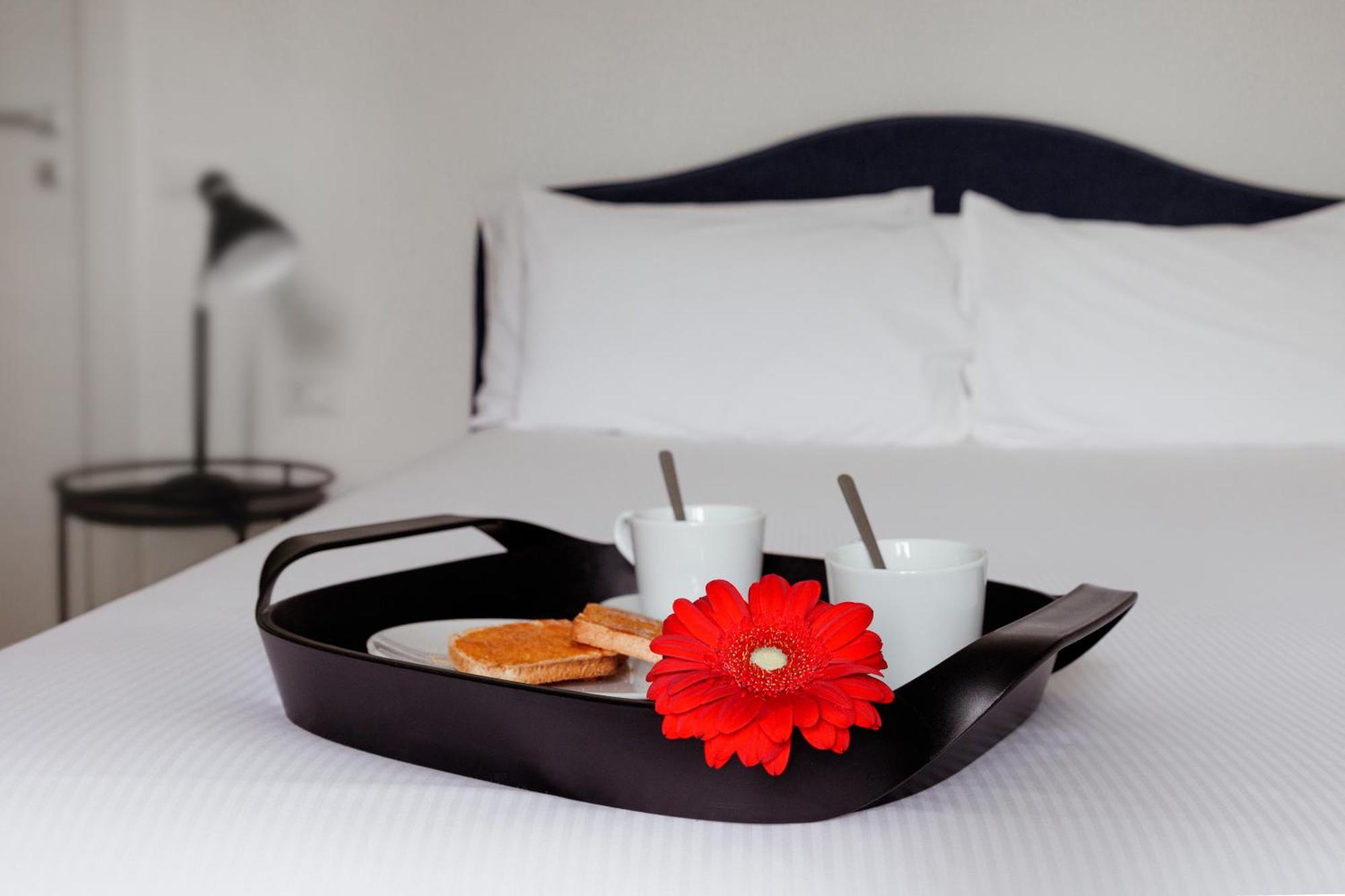 Residence Piazza Giotti 8 Триест Екстериор снимка