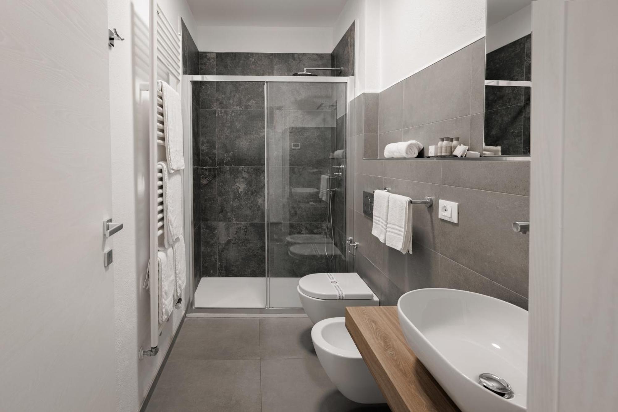 Residence Piazza Giotti 8 Триест Екстериор снимка