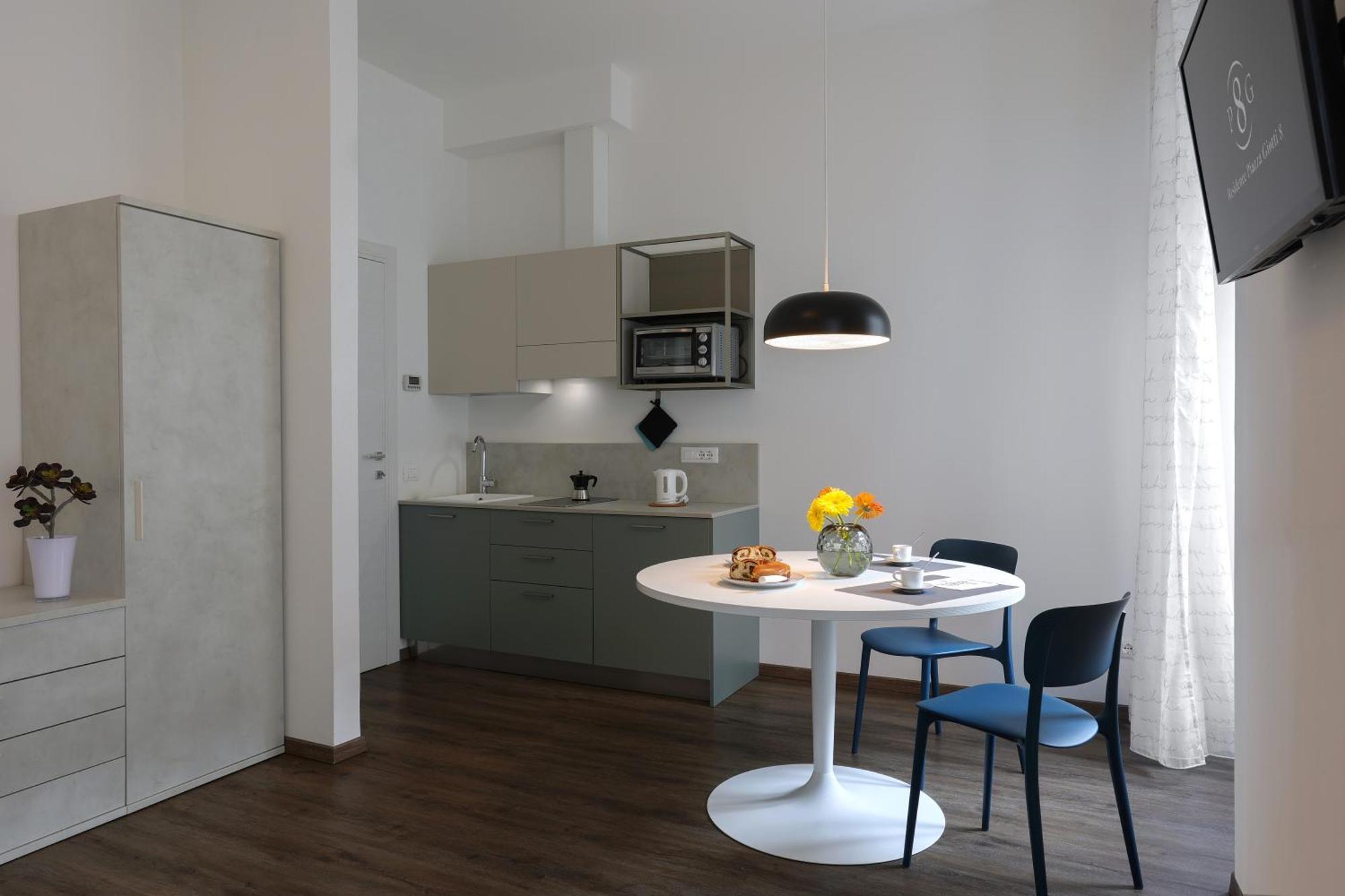 Residence Piazza Giotti 8 Триест Екстериор снимка